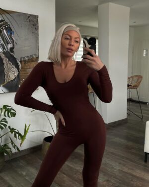 Tressia Bertin Instagram - 1, 2, 3 ou 4 ? 
Feeling comfortable in my own skin. 💫
Rendez-vous sur le site SHEIN
France pour plus de nouveautés de tendance à prix réduit
Code TRESSIA02 (-15% dès 29 d’achat, -20% dès 69 d’achat sur plus de 300 K produits sur
le site français )
Réf 5753107 https://shein.top/ghbw98r
Réf 10504454 https://shein.top/so3dnar
@sheinfrance_ @sheinofficial
#SHEINFrance #SHEINstyle #accessibleettendance
#SHEINforall #publicité