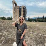 Tressia Bertin Instagram - 📍Temple de Zeus ⚡️ #acropolis #athenes #grece #plaka #travel #visitathens #temple #zeus #templeofzeus #greece #travelgram #summer #europe #visitgreece #ancientgreece #olympieion