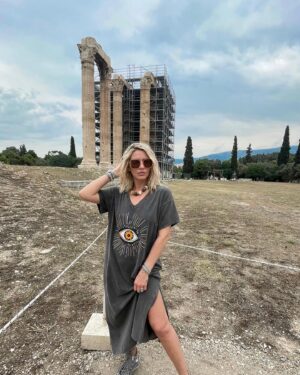 Tressia Bertin Instagram - 📍Temple de Zeus ⚡️ 

#acropolis #athenes #grece #plaka #travel #visitathens #temple #zeus #templeofzeus #greece #travelgram #summer #europe #visitgreece #ancientgreece #olympieion