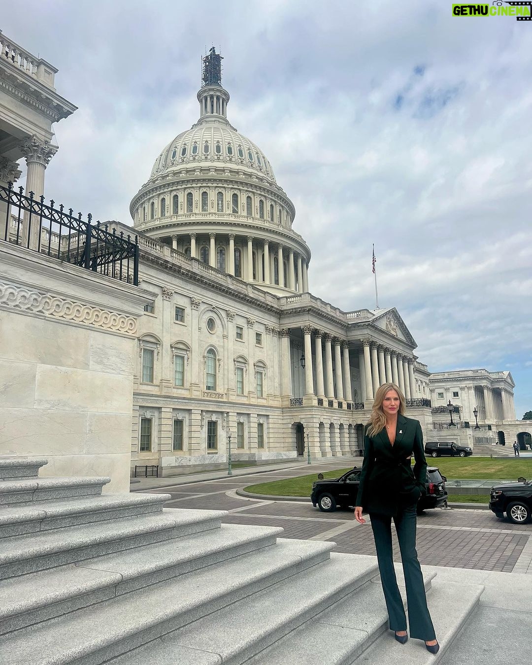 Tricia Helfer Instagram - First meetings done and now awaiting the reception! Honored to be here discussing the Humane Cosmetics Act. #saveralph #humanecosmetics www.humanesociety.org/tricia Link in bio.