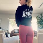 Tricia Helfer Instagram - Had a great time at the game last night. Big thx for the fab seats and the comfy sweatshirt @lakings @blakenorman1 Can’t wait to come back!