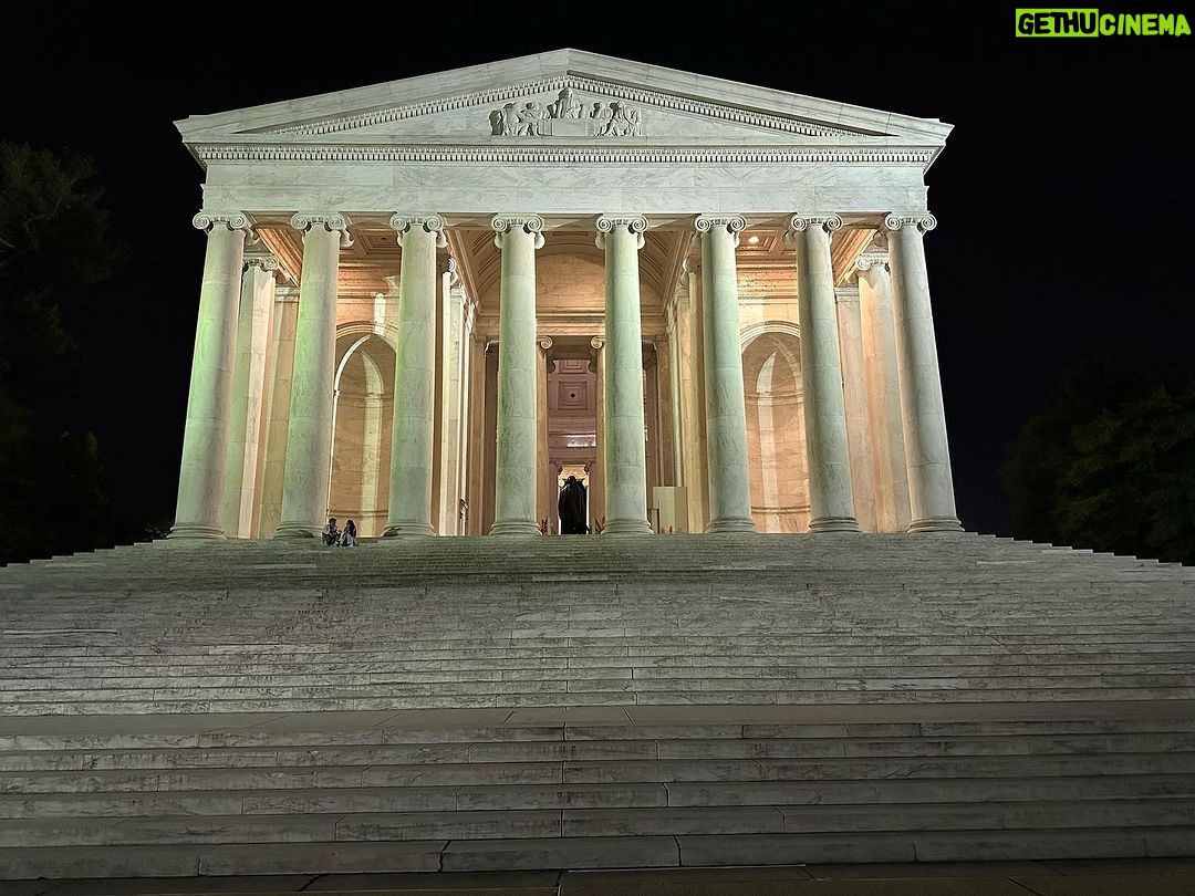 Tricia Helfer Instagram - A little monument tour this evening before talking #saveralph #humanecosmetics with @humanesociety tomorrow on Capital Hill. www.humanesociety.org/tricia