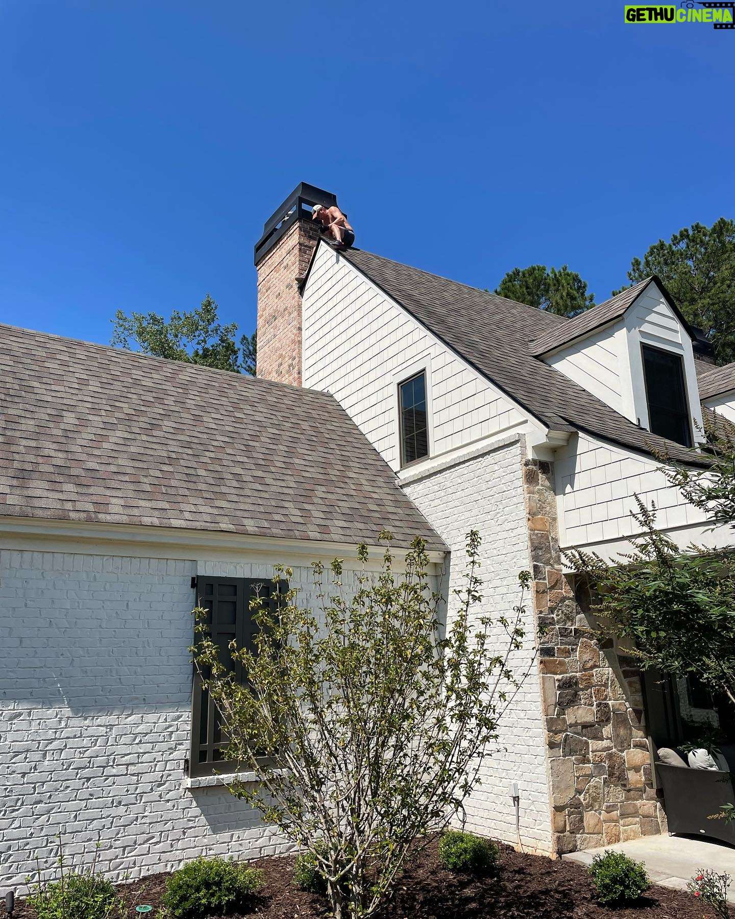 Tricia Helfer Instagram - It wasn’t an easy install but the @starlink_satellites got put up this weekend. Don’t have the full service in the area yet but even so it’s better than the current alternative. #CountryLivingProblems