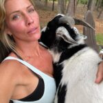 Tricia Helfer Instagram - Larry cuddles. Earl doesn’t get enough screen time on here!