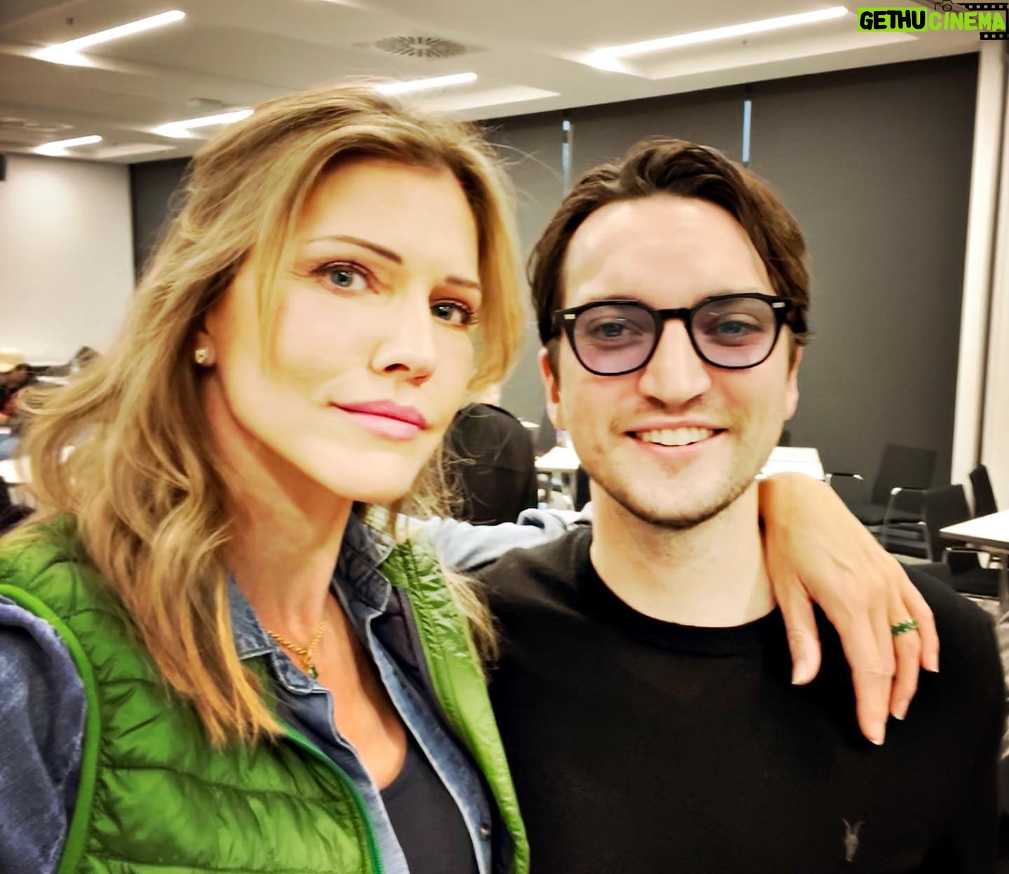 Tricia Helfer Instagram - Lookie, lookie who I ran into. Lucky gal seeing these handsome lads @richardsharmon @kim.f.coates #VanHelsing @netflixvanhelsing