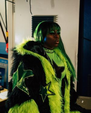 Trinity Fatu Instagram - These Naomi BTS photos are AMAZING! 🌟