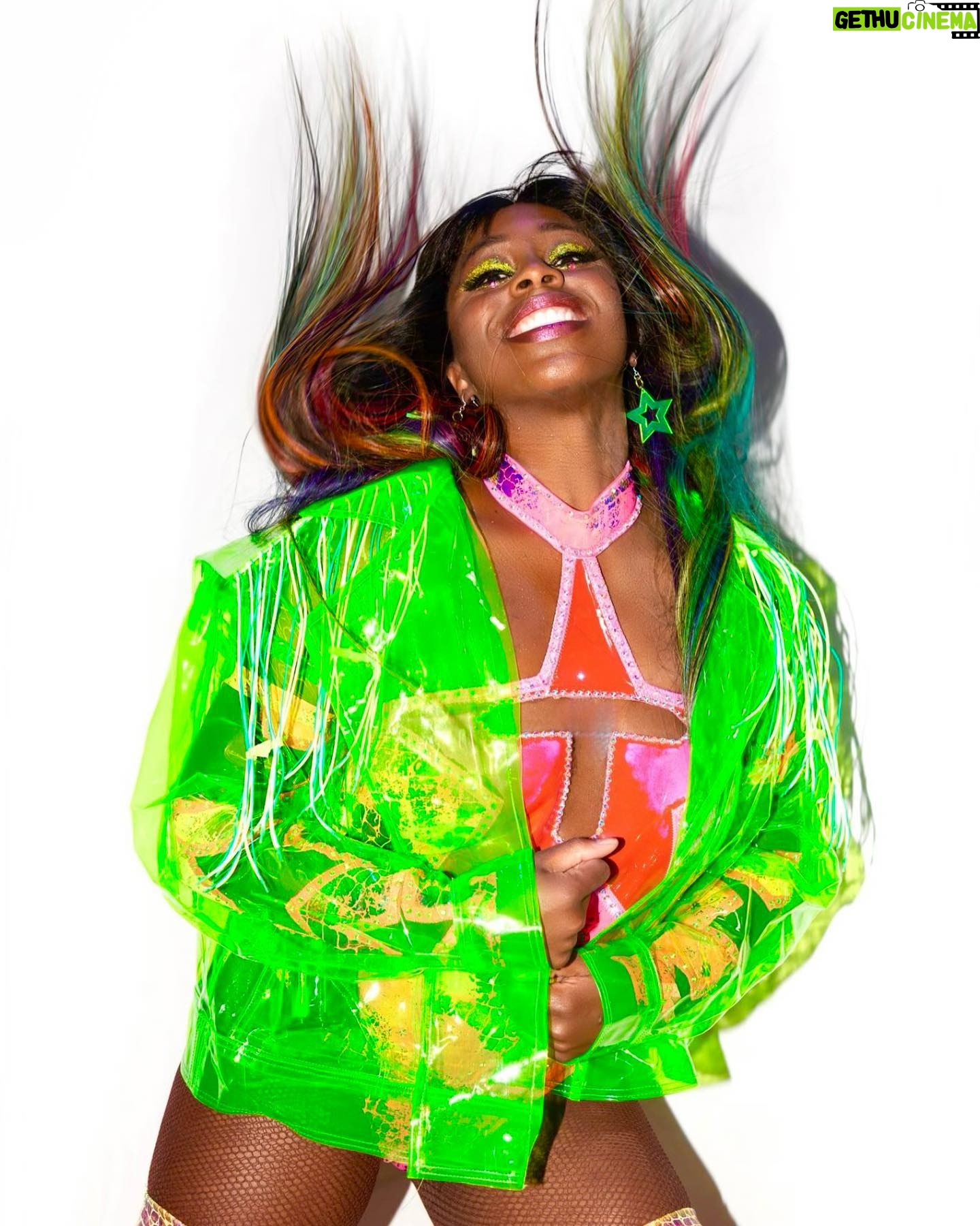 Trinity Instagram - 📸 @andrewwerner 💇🏾♀️@vixvixens 💄@tommymakeup_ 🧥 @neoncowboys Gear @sgovintage