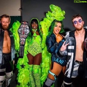 Trinity Instagram - 💚🩵 @daniluna_pro came through for me in the clutch tonight! #impactwrestling tune in now 🤗 #SUBCULTURE 🩵 the boys @flashmorganwebster @mandrewsjunior