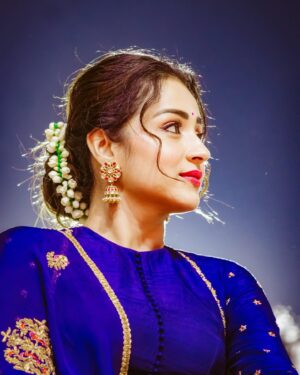 Trisha Instagram - Eid Mubarak🌙🧿

Outfit: @paulmiandharsh @viralmantra 
Jewellery: @kishandasjewellery 

Style team : @ekalakhani @team___e @malinikarthikeyan @harshene.ravichandar @arpita.kc @mayuri_srivastava 
 
Makeup @uspawar 
Hair @rohini_hairstylist 

Photographed by @livingin24fps @anupamasindhia 

Production: @donsrini for @madrastalkies @lyca_productions 

#PS2 #PonniyinSelvan #ManiRatnam #TrishaKrishnan #TeamE #CholasAreBack #KishandasJewellery #EkaLakhani #CholaTour