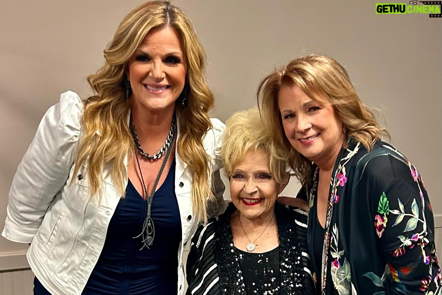 Trisha Yearwood Instagram - Thank you to @keithurban and @vincegillofficial for including me in last night’s concert benefiting @countrymusichof!! We really did it #AllForTheHall!! xo🩵