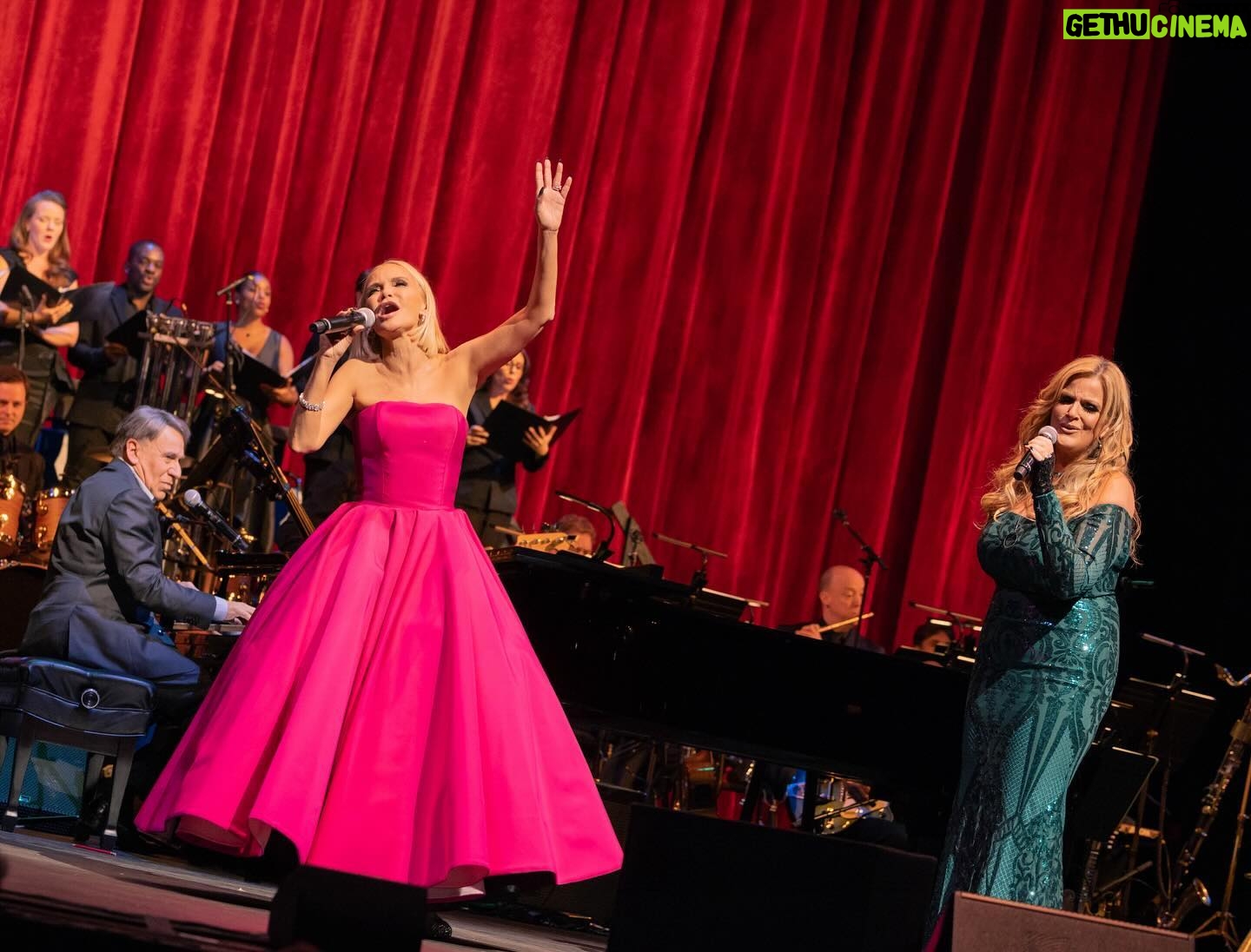 Trisha Yearwood Instagram - Some folks dread Mondays, but….what a Monday I had! Being part of honoring Stephen Schwartz at the Metropolitan Opera house!! Are you kidding me???! It was a WICKED night! 💚