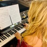 Trisha Yearwood Instagram - Some folks dread Mondays, but….what a Monday I had! Being part of honoring Stephen Schwartz at the Metropolitan Opera house!! Are you kidding me???! It was a WICKED night! 💚
