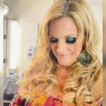 Trisha Yearwood Instagram - Some folks dread Mondays, but….what a Monday I had! Being part of honoring Stephen Schwartz at the Metropolitan Opera house!! Are you kidding me???! It was a WICKED night! 💚