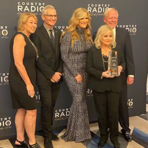 Trisha Yearwood Instagram - It was my honor to sing for one of the greats! @barbaramandrellmusic, you mean so much to music, and to me! xo