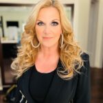 Trisha Yearwood Instagram - Glitter and Glam by @lypservice!!