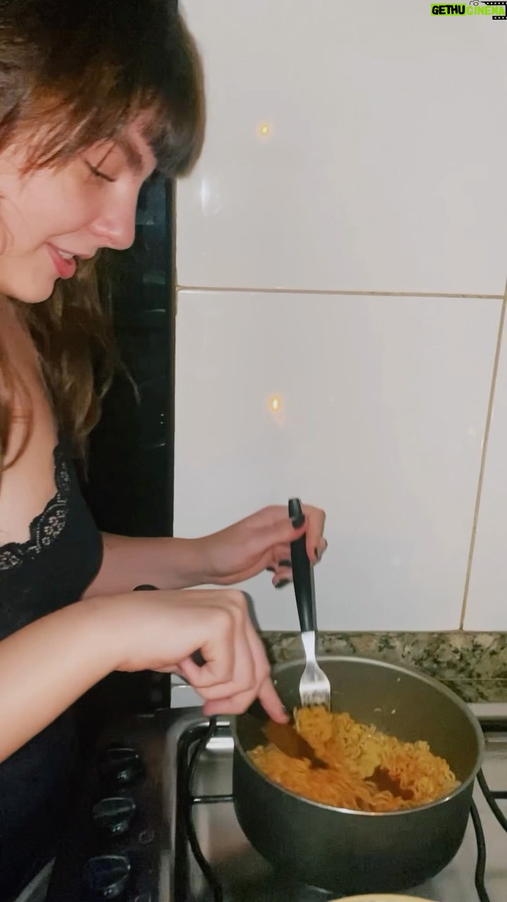 Triz Pariz Instagram - salve familia miojada da madrugada has just dropped! espero que gostem dessa linda e saborosa refeição a luz de velas que fiz com minha amiga @romanaro_