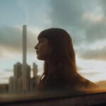 Triz Pariz Instagram - pela janela eu vejo fumaça, eu vejo pessoas 📷 @desculpes