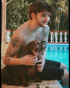 Triz Pariz Instagram - dia cinco de janeiro é o dia das minhas duas existências favoritas! feliz aniversário docinho e nilsinho, amo vocês mais que tudo! ❤️