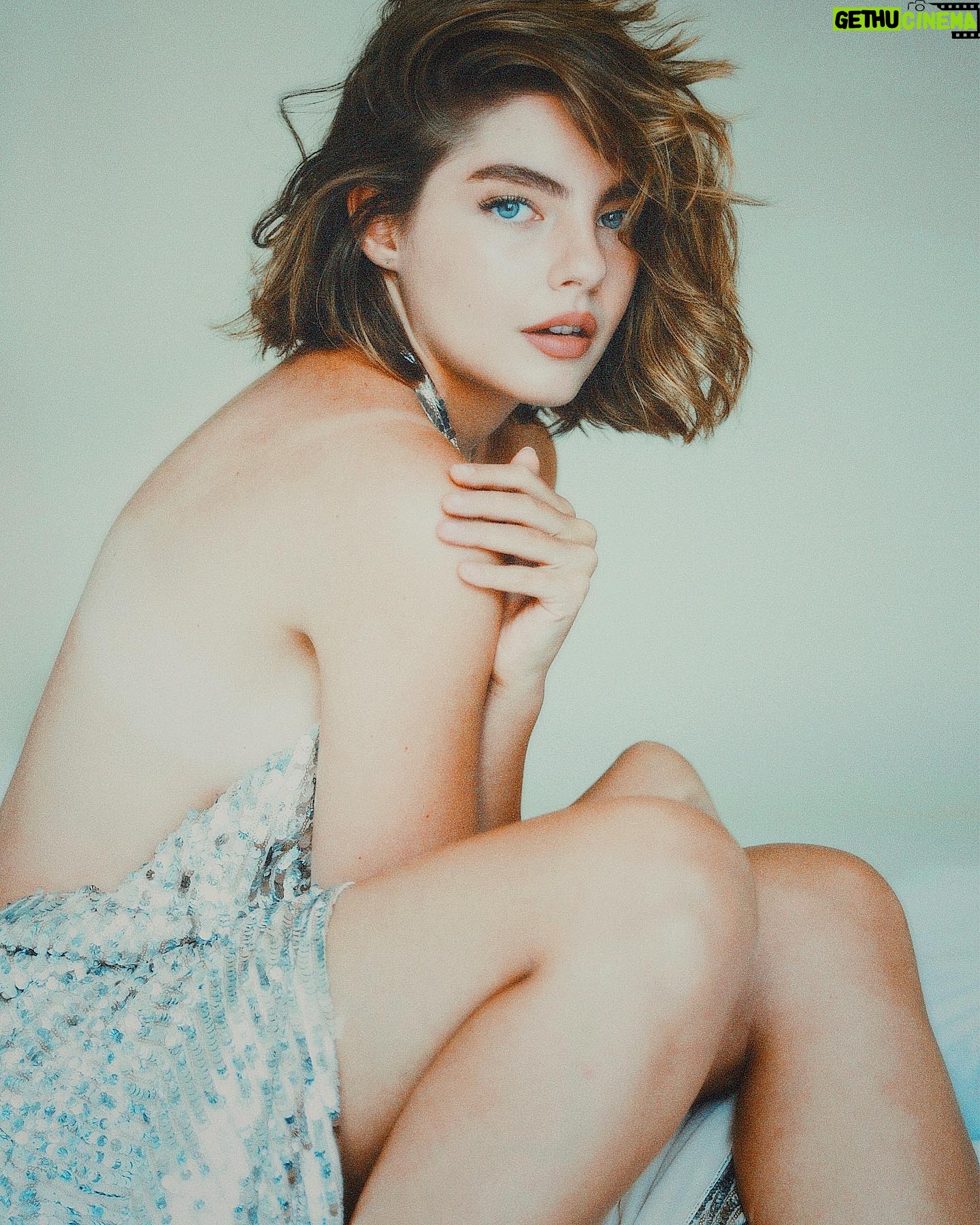 Triz Pariz Instagram - que mal tem em publicar fotos antigas? pelo menos são inéditas! meu cabelo sem o aplique ta desse tamanho mais ou menos... 😳 📷 @viniciusmochizuki