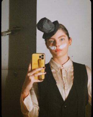 Triz Pariz Instagram - os caras do parque...
nois na festa a fantasia do ano novo hehe
(referência a apenas um show família se vc nao pegou tome vergonha na cara e va assistir)