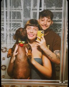 Triz Pariz Instagram - Pessoal, quero desejar a todos um feliz Natal e um próspero ano novo. O Instagram está cheio de mensagens prontas, que a pessoa nem lê e já republica. Não gosto disso. Gosto de escrever o que realmente desejo e que sai do coração. Então, queria agradecer a todos vocês. Vocês são o melhor grupo de capoeira que já participei e que esse ano de 2014 seja de muitas conquistas para nós!!!