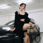 Tsai Jui-hsueh Instagram - 上車嗎?🖤 @gucci #gucci