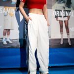 Tsai Jui-hsueh Instagram - 春夏明亮色🌈配上各式不同單品 時尚完成度輕鬆get！ - 今日甜酷穿搭Tips🔴⚪️ 自帶時髦感的短版紅色上衣 配上白色長褲 甜酷風格立馬拉滿 復古感十足的Samba鞋 不只百搭又很舒適👟 2024一定要入手的鞋款之一 📍 三葉草復古玩色街區 降臨信義威秀前廣場 有美式復古街區可以拍照 還有遊戲機闖關 完成指定任務可以玩夾娃娃、拍貼機和手作體驗等📸 並與CAFE!N跨界合作 玩遊戲還有機會可以兌換咖啡、霜淇淋👅 📍信義區威秀廣場✨趕快把握這週末 @originals_tw #新潮復古穿搭 #三葉草復古玩色街區 #adicolor #adidasSamba