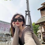 Tsai Jui-hsueh Instagram - 假裝在國外，笑傲飛鷹變成巴黎鐵塔ʕ •ᴥ•ʔ
