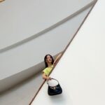 Tsai Jui-hsueh Instagram - 跟我一起看藝術展嗎？ 關於生活樂趣的奇妙故事 充滿著GUCCI ANCORA的自信張揚、簡約時尚，以及當下情感的融合探索不同的生活篇章🤍 -GUCCI ANCORA 光影藝術展演活動- 地點：臺中國家歌劇院正門廣場(壺中居外牆) 時間：3/29(五)~4/7 (日)每晚18:00 至 21:00 周五、六、國定假日延長至22:00) @gucci #GUCCIANCORA