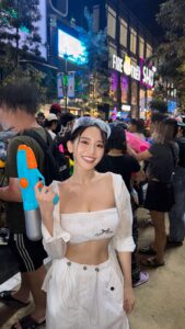 Tsai Jui-hsueh Instagram - GG….我的水槍壞掉🥺 #songkranfestival