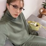 Tsubasa Honda Instagram - 🤢 @wcashmere.official のセットアップ🧚🏻 @loeweのバッグに入ってる白いモノは @trufflebakery の白トリュフの塩パン🥐 #白トリュフの塩パン #ほんだのふく