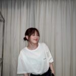 Tsubasa Honda Instagram - 🙇‍♀️ 先日の誕生日投稿、こちらの確認ミスで一旦非公開にさせて頂きました🙇‍♀️ 嬉しくて浮かれ過ぎてまして、 本当にお恥ずかしい限りです、 新しい歳の最初の抱負は きちんと確認するにさせて頂きます🥲 時が来たらまた公開にします！ 写真は自分の誕生日に買った @celine のTシャツです。 人生初celineです。　 お店入るの緊張しました