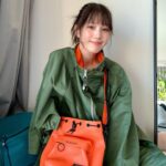 Tsubasa Honda Instagram - 👜 どうも年末なようで😮‍💨 私ハンガーを買い、棚の中の収納を買い、 あとは整理するだけの状態が何日か続いているので 年内にできたらと思っています☺️！！！ 写真は最近買ったtogaのポンチョと ギフトで頂いたボルトルームのポーターコラボのバッグです！！！ 今1番の悩みはカバンの収納方法です。 #大掃除するにはまだ早い #thankyouforgift @vault_room