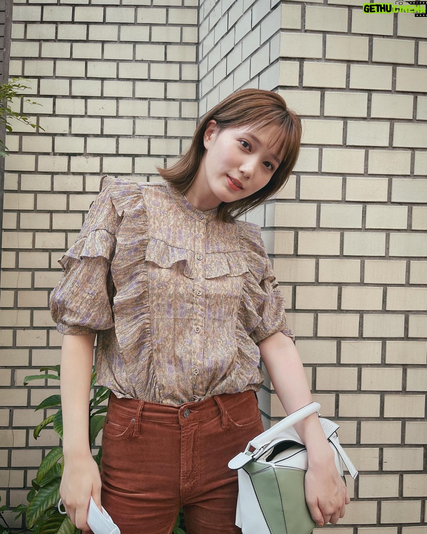 Tsubasa Honda - 187.3K Likes - 🍂
@moussyofficial のブラウスが軽い素材なのに
秋っぽくてかなりかわいいです🤤