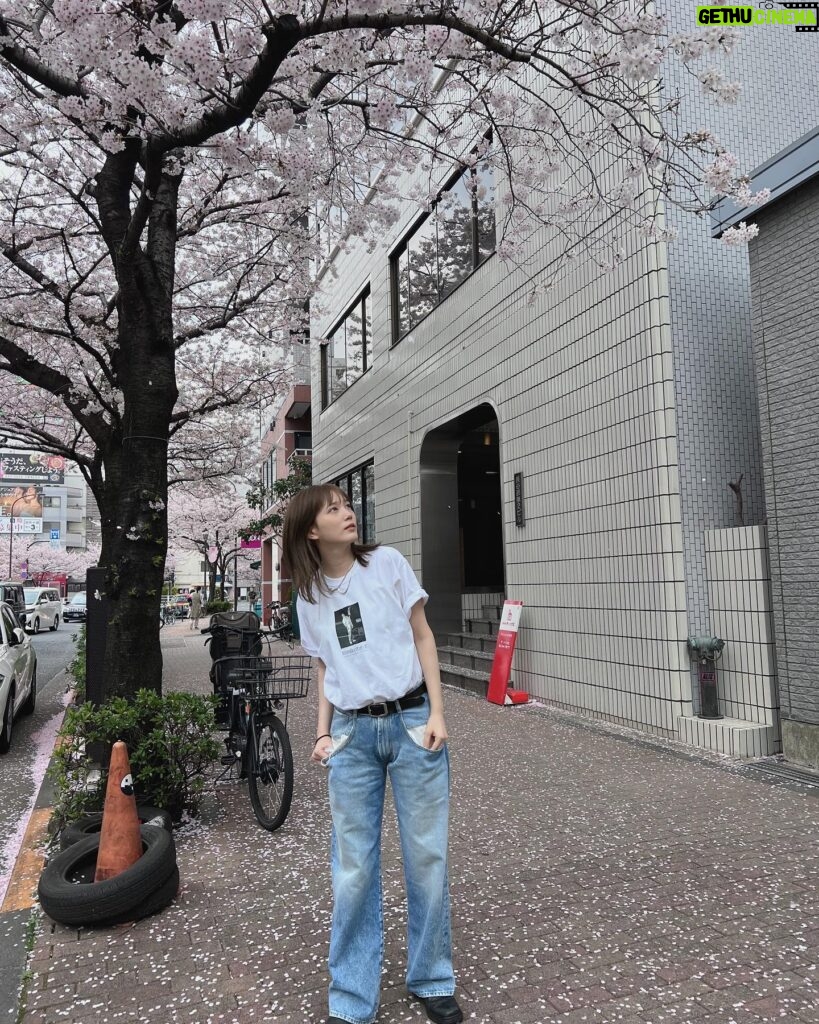 Tsubasa Honda Instagram - 🌸 @zozotown と101回目のプロポーズのコラボtシャツ i never die because i love you. 名台詞の英語版がバックプリントされてます🫡 #101回目のプロポーズ #zozotown購入品