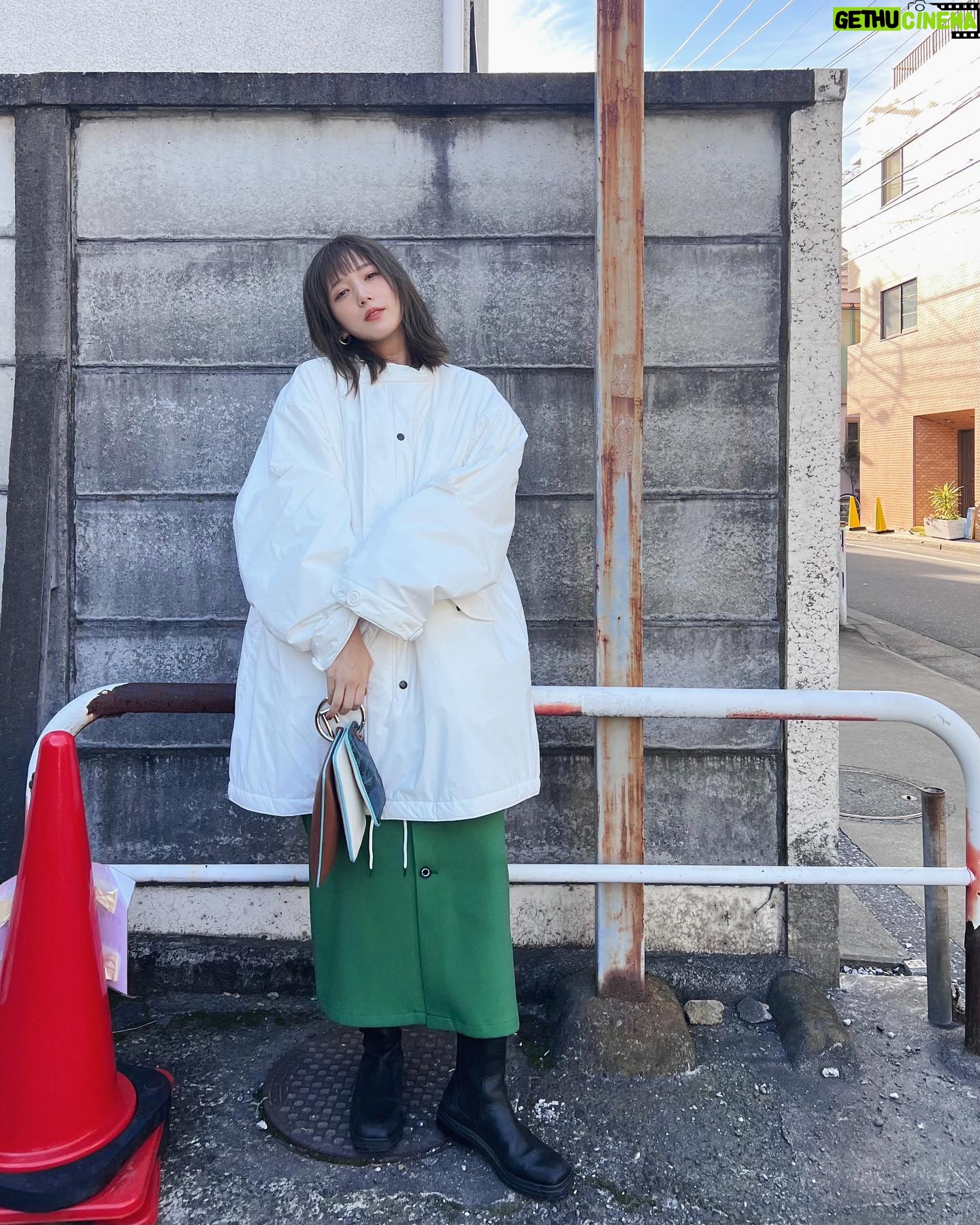 Tsubasa Honda - 186.2K Likes - ☁️
@can__ladies で購入した
@wildthings_jp コラボのアウター🤜🤛すんごくあたたかい🤤
スカートは @zozotown で購入した @dairiku のスカートです。
春の新作でした🎈
そしてそしてめちゃくちゃ周りから好評の
@fendi のヴィンテージのバッグ。
意外と入ります。大事なことです😌
#ほんだのふく