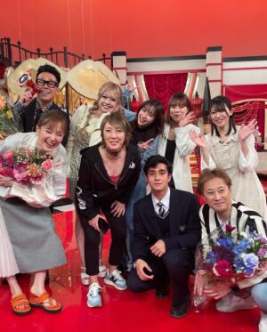 Tsubasa Honda Instagram - 💋
中居さん宮川さんラブ子のみなさん、スタッフのみなさん、
そして番組を見てくれていたみなさん。
本当にありがとうございました。
ラブ子達のリアルな恋愛をみてｷｭﾝｷｭﾝしたり
そんな恋愛あるの！？と驚かされたり☺️
あーだこーだ言ってたくさん笑って
本当に楽しい時間を過ごすことができました🙇‍♀️
最後に自撮りで集合写真撮ったのですが
結構たくさん撮ったのに唯一全員のokが出たのが
みんながめちゃくちゃ自由なこの写真で😂　
そんなところも夜なラブらしい気がしました🍒
それではまたどこかで。