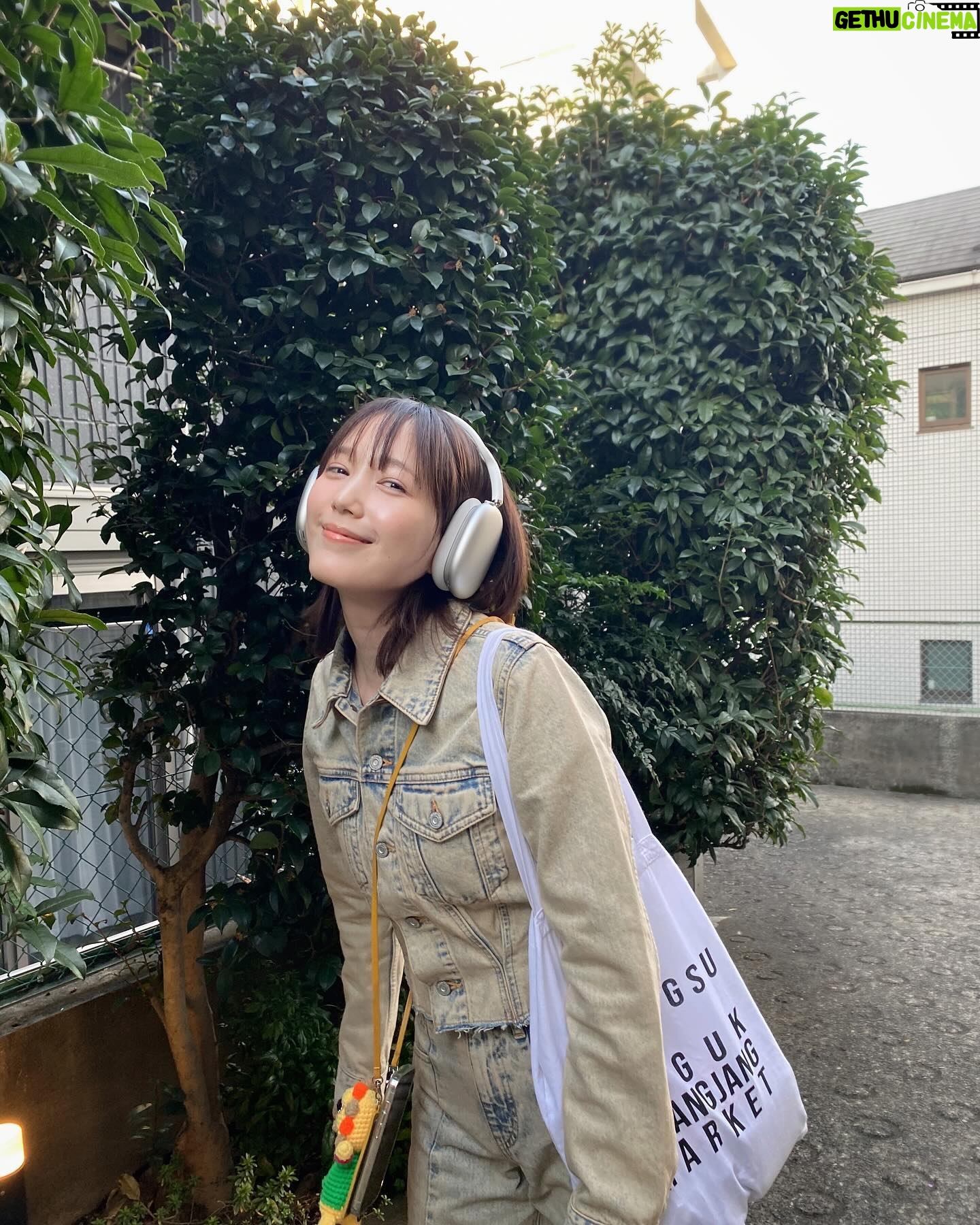 Tsubasa Honda Instagram - ✂︎ チョコ4つもらったよ😼🫶 #友チョコ文化万歳 @moussyofficial のデニムセットアップが かわいくてzozoにて👖💸 最近のお買い物熱がすごいので 今度まとめてのせます💪 #ootd