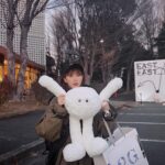 Tsubasa Honda Instagram - 🚶‍♂️ @easteast_ というアートイベントにいってきました。 おみくじ？ガラガラして玉出て何等です！っていうあれをやって この子が当たりました🧏🏻