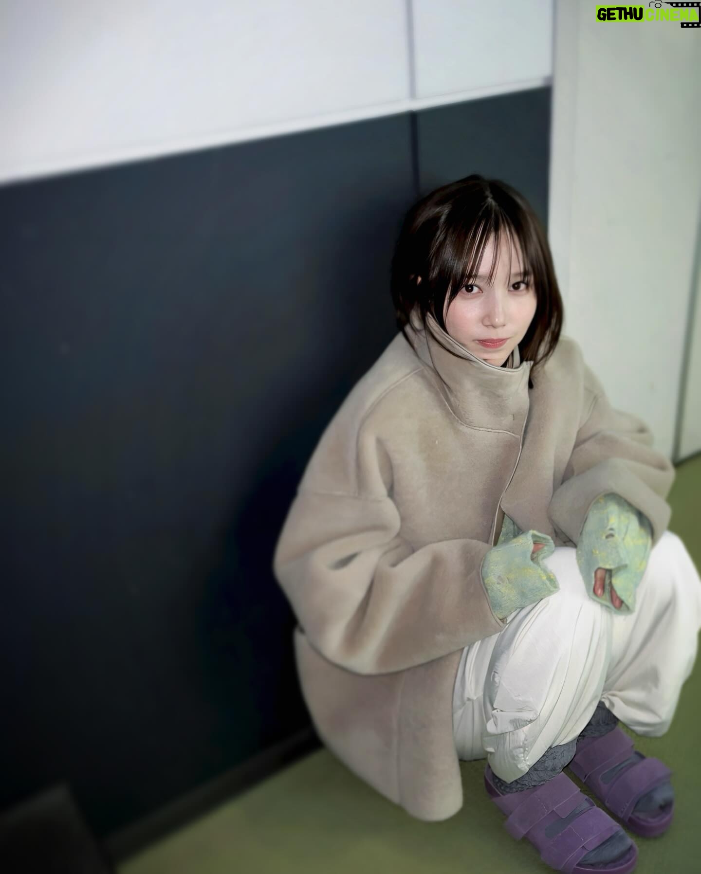 Tsubasa Honda Instagram - 🟣🟢 なんかずっとさむいですね???? 洋服屋はやれシースルーとか半袖売ってるのに… #あたたかくおなり #ootd #ほんだのふく