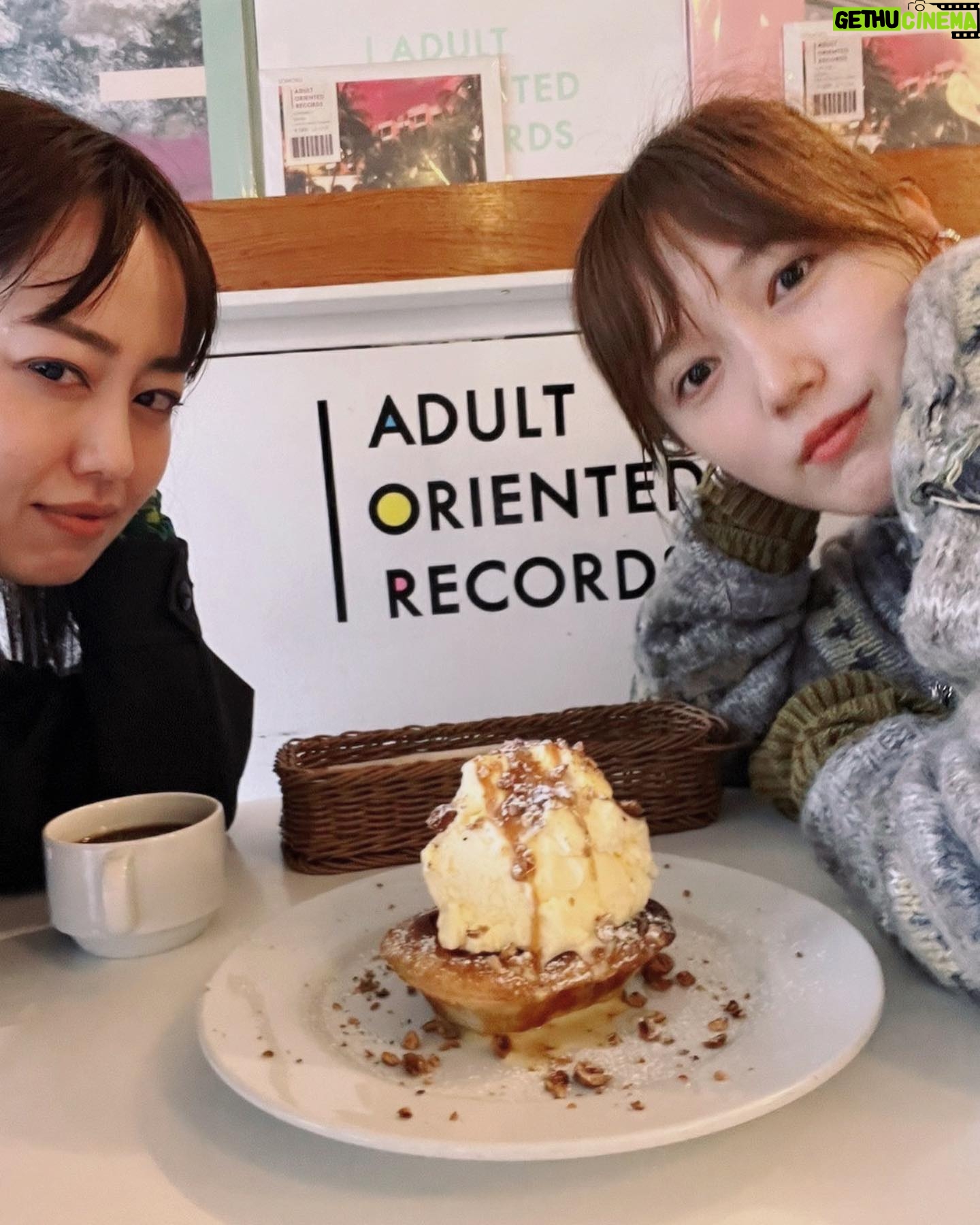 Tsubasa Honda Instagram - 🧁 ひさしぶりのザキ @karen_miyazaki_official と パイがおいしいcafe☕️🥧 うま〜💣💥 こういうとこ久しぶりに行った〜 もっと行きたいけど家がすきだ〜