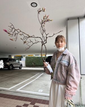 Tsubasa Honda Instagram - 🌴
枝もらったよー🥳
花咲くらしいよー🌷