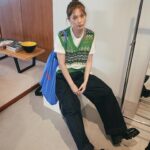 Tsubasa Honda Instagram - 🧤 @sanself____ のニットベストと @haydesign のエコバッグ🍋 自分への誕生日プレゼントに買った @prada の👠 30分くらいなら足痛くならずに歩けました😤　 今年の夏もステイホームですね… 最近キンハ1からやってま🗝 #この夏中に3まで行きたい #キングダムハーツ #夏服 #おだんご #キングダムハーツ #ほんだのふく