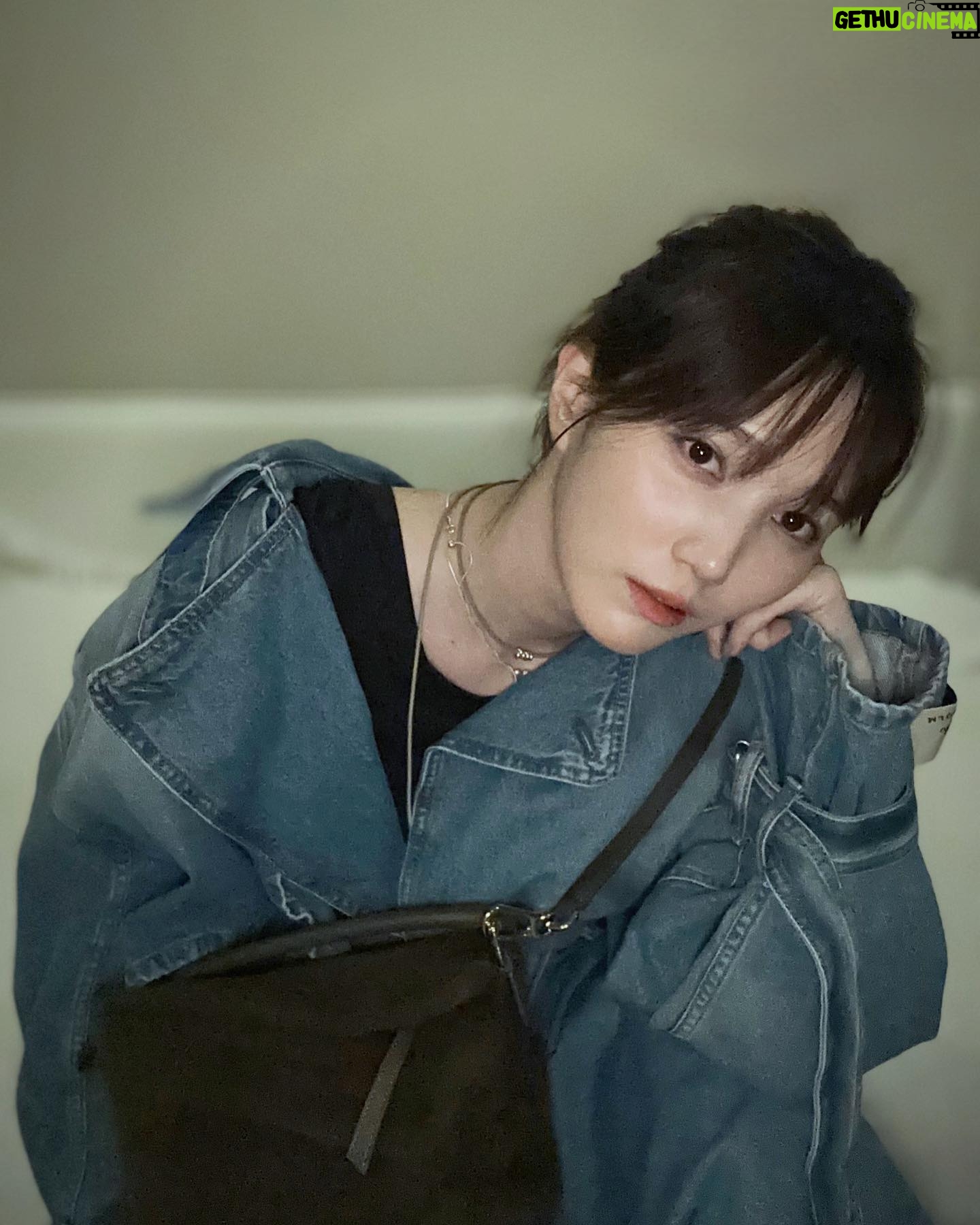 Tsubasa Honda Instagram - 👜 ふわふわのpuzzle bag♡ なんかふわふわってどうしようもなく かわいくて素敵だよねぇ🥹 おすすめのアプリゲームある? #ずっと探してる #ポケモンスリープ ははじめてみた。フシギダネかわいい。 #ootd #ほんだのふく