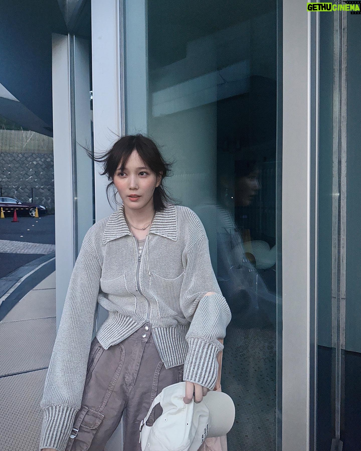 Tsubasa Honda Instagram - 🌪️🌪️🌪️ 最近暑いけどzozoで買ったニット載せます🧶 @studious_womens #強風