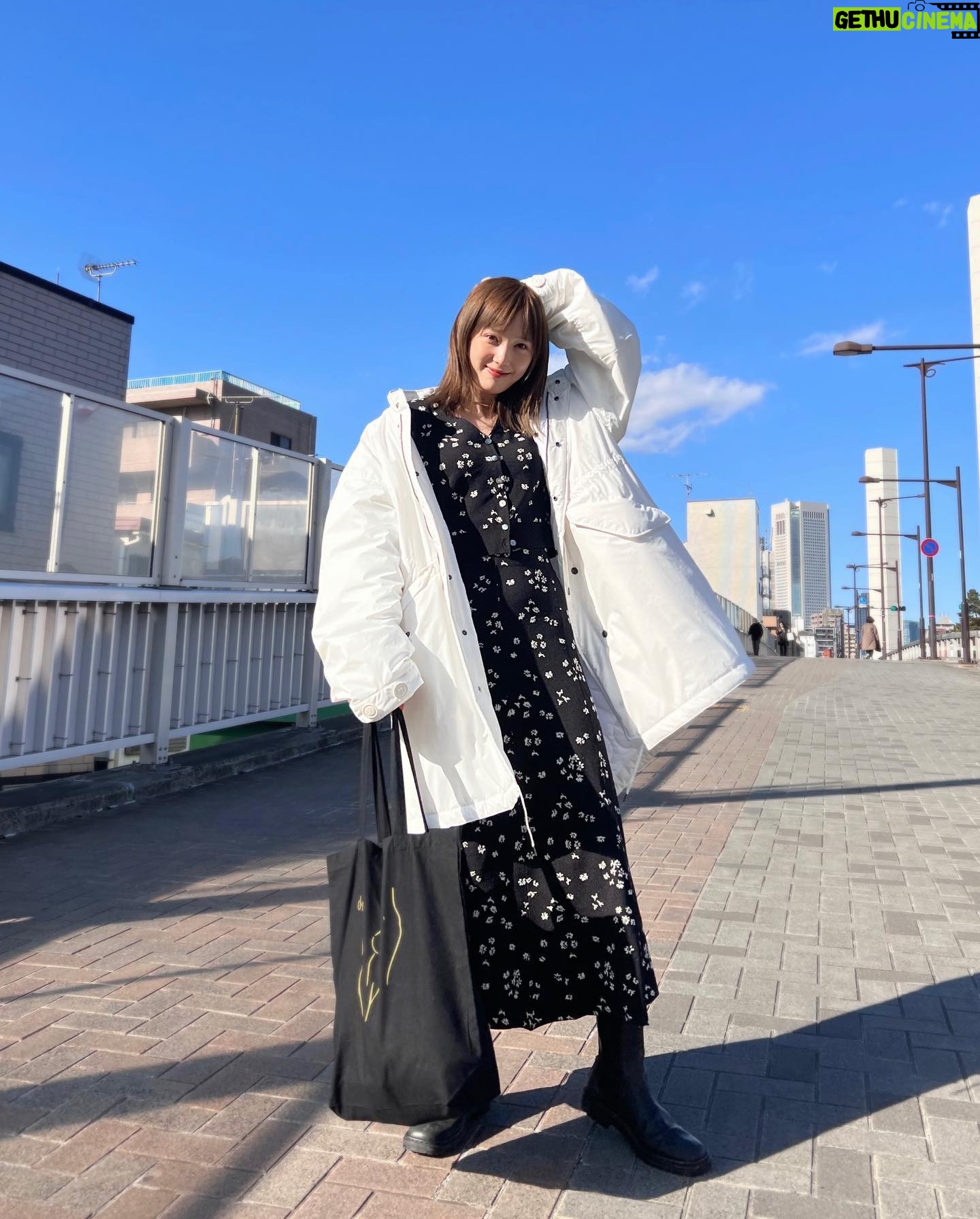 Tsubasa Honda - 179K Likes - 🐳
久しぶりのモノトーン🐼
@verybrain のセットアップ形がほんと綺麗で
お腹引っ込めよう。
トートバッグは @deim_official の
ショップバッグです👜
#空の青さよ
#ほんだのふく