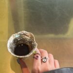 Tsubasa Honda Instagram - 🧅 韓国にパンやドリンクがおいしい『onion』というcafeがあるのですが、縁あって本社に招待して頂きました🐾 そこでは原点となるコーヒーやお茶、 特別なドリンクだったりとたくさん試飲させて頂きました🧃 焼きたてのパンと焼き芋も頂きまして とても素敵で優雅な時間を過ごすことができました😮‍💨 カフェの方にあるチョコパンが大好きなのですが 今回ダイエットしてるタイミングで食べられなかったので 次こそは食べたい🤤 (この日はダイエット終了してたのて食べる事ができました🤤） #onion #韓国旅