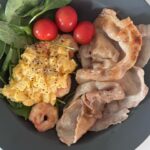 Tsubasa Honda Instagram - 😏 外でお祭りの音がしたりするけど 焼きそばとチョコバナナあるのかな 出ないけど