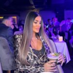 Tuğçe Özbudak Instagram - Hayattaki en harika şeyleri yaratıyorum, kendime çekiyorum ve kabul ediyorum🙌🏽