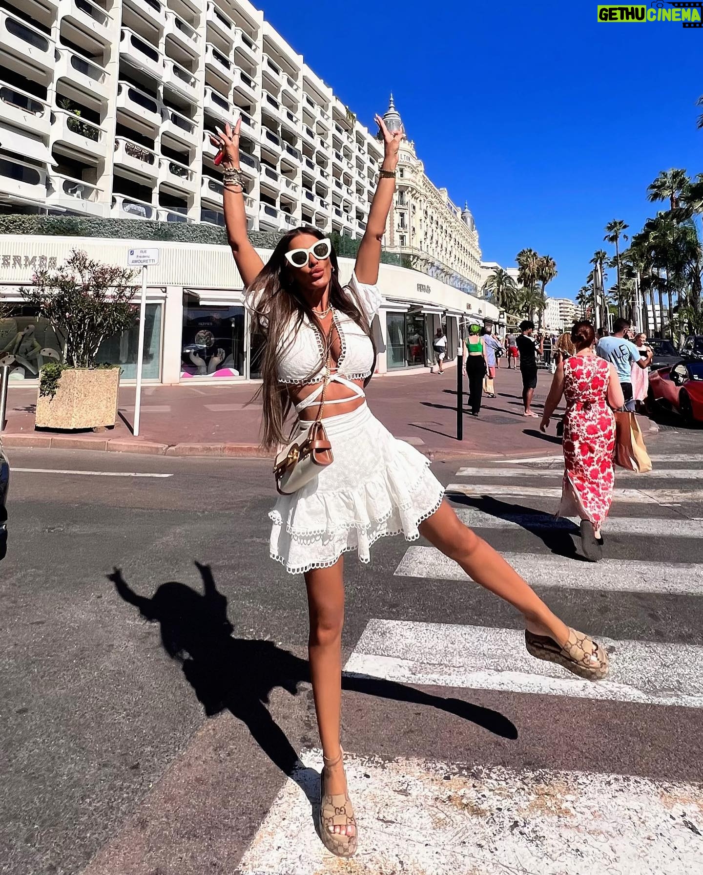 Tuğçe Özbudak Instagram - Yeterince dinlendiysem yeni tatil planı yapabilirim demektir🥳🙌🏽🚀